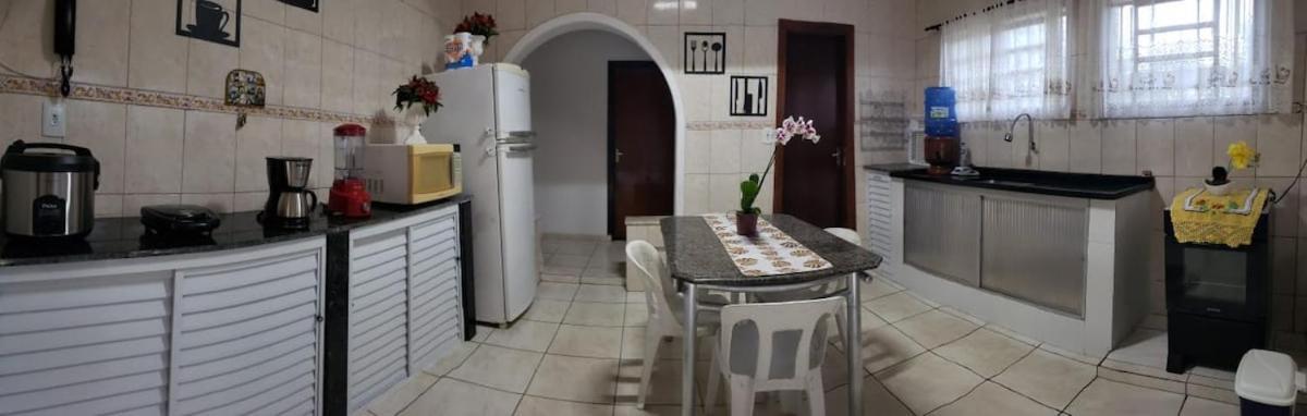 瓜拉廷格塔Chacara Charmosa Com Piscina, Campo De Futebol别墅 外观 照片
